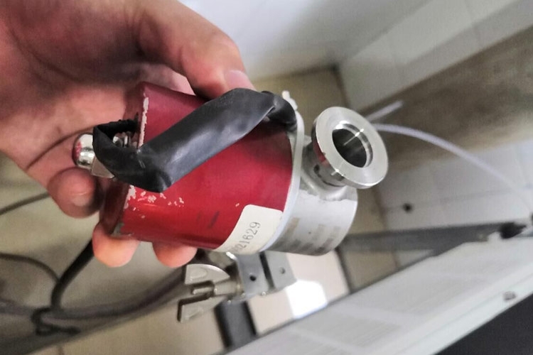 宇澤鋼管有限公司使用直讀光譜儀對鋼管進行檢驗 宇澤鋼管有限公司使用直讀光譜儀對鋼管進行檢驗