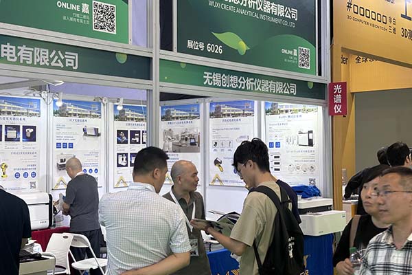 為客戶介紹我司優質產品